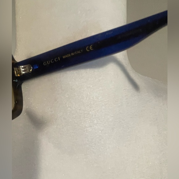 Authentic Gucci blue red stripe arms. - Picture 3 of 5